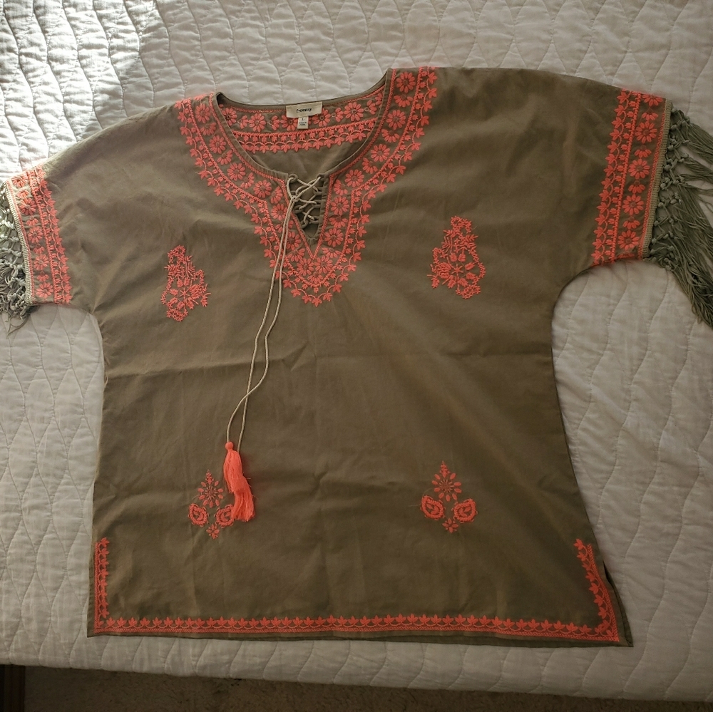 NWOT Freeway Embroidered Linen Tunic with Fringe Sleeves